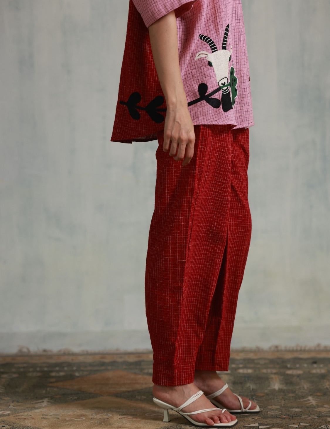 winglore-box-pleat-pants-red-checks-03.jpg