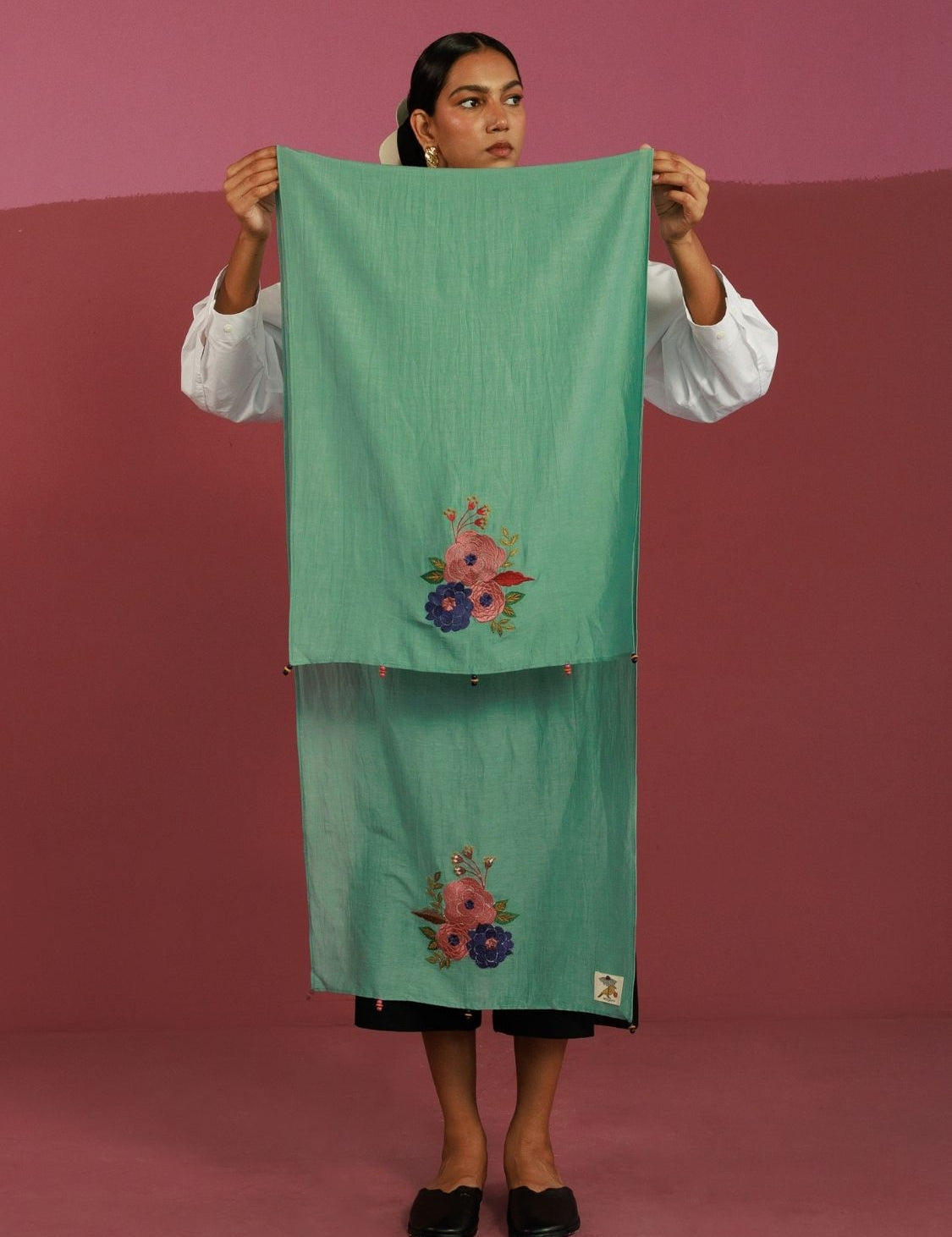 winglore-drapes-stoles-sea-me-bloom-03.jpg
