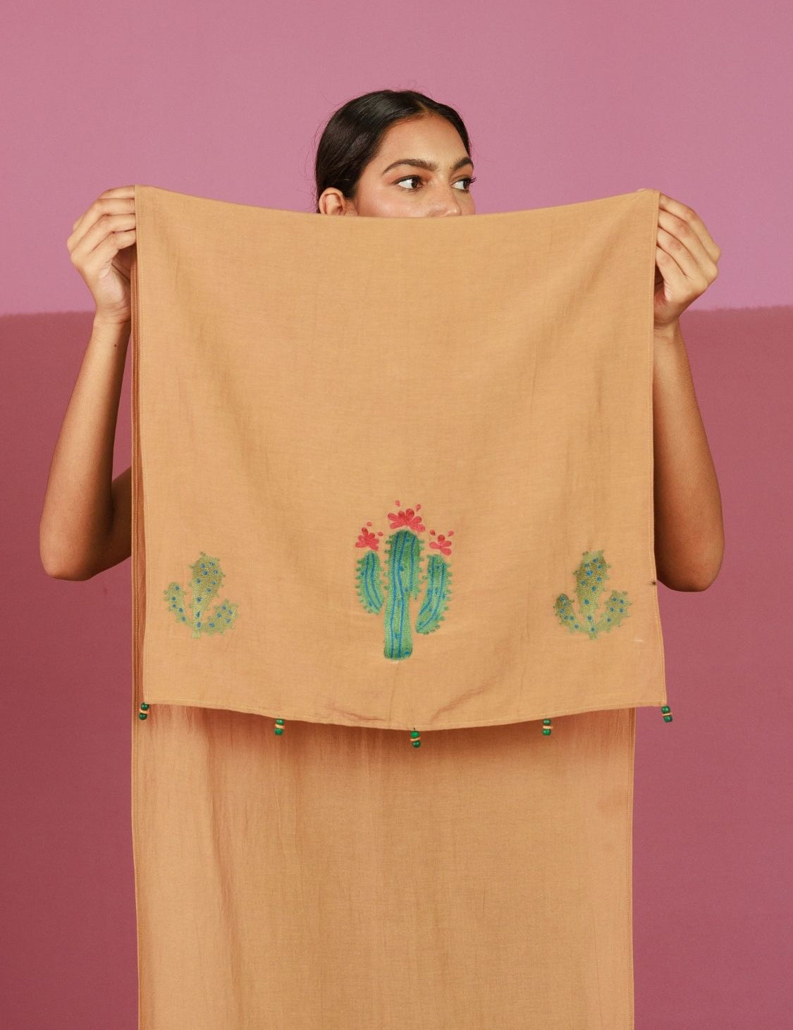 winglore-drapes-stoles-the-thorny-affair-stole-01.jpg