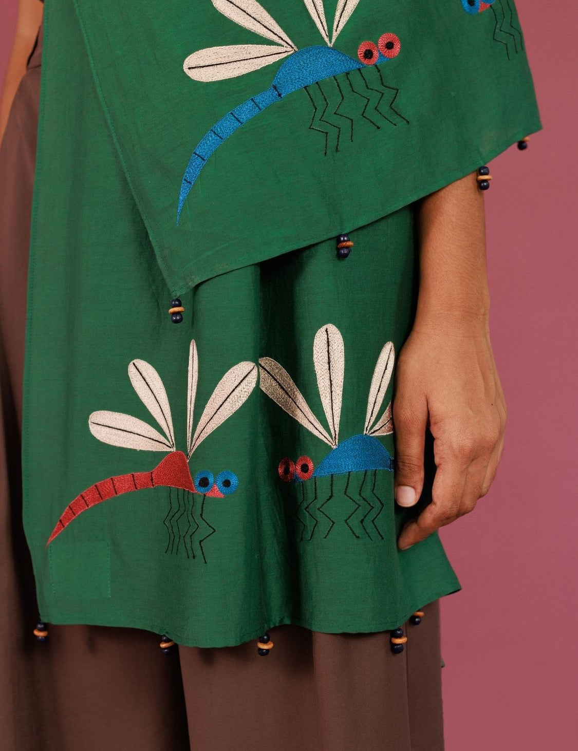 winglore-drapes-stoles-wingin-it-in-green-01.jpg