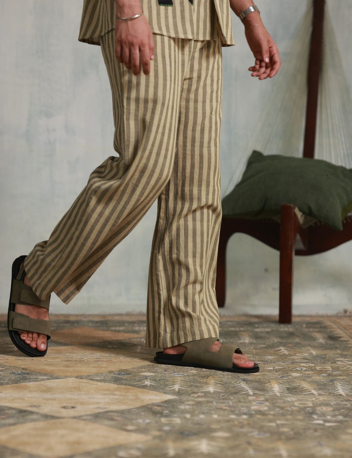 winglore-relaxed-fit-men-pants-brown-stripes-04.jpg