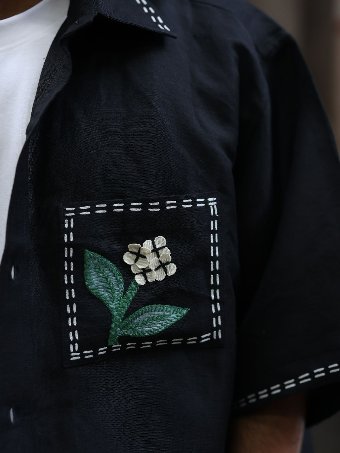 Vine Whisper (Black)